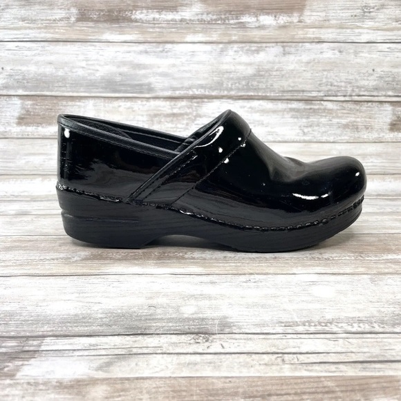 Dansko Shoes - Dansko Professional Womens Size (39) 8.5-9 US Black Patent Leather Clogs Shoes